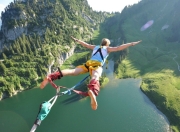 开云官网-足球场上的多元叙事，从土耳其碾压中国到若日尼奥的纪录之夜