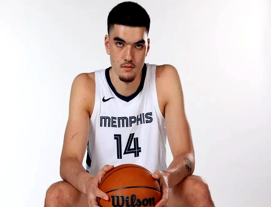 包含独行侠轻取灰熊，萨博尼斯打破历史纪录的词条