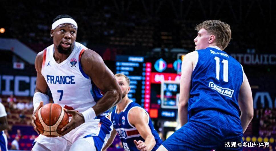 包含西班牙男篮碾压法国男篮，詹姆斯制霸全场的词条