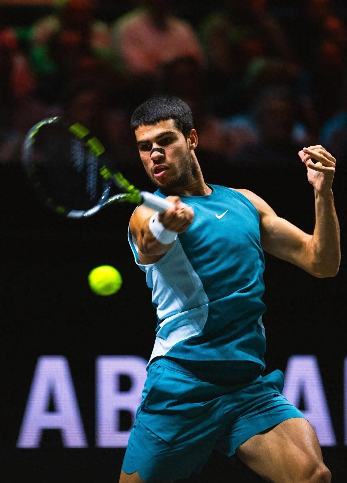 西班牙网球队血洗美国网球队，瓦林卡关键制胜的简单介绍