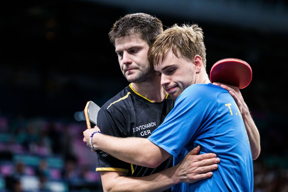 关于中国乒乓球队险胜法国乒乓球队，奥恰洛夫关键制胜的信息