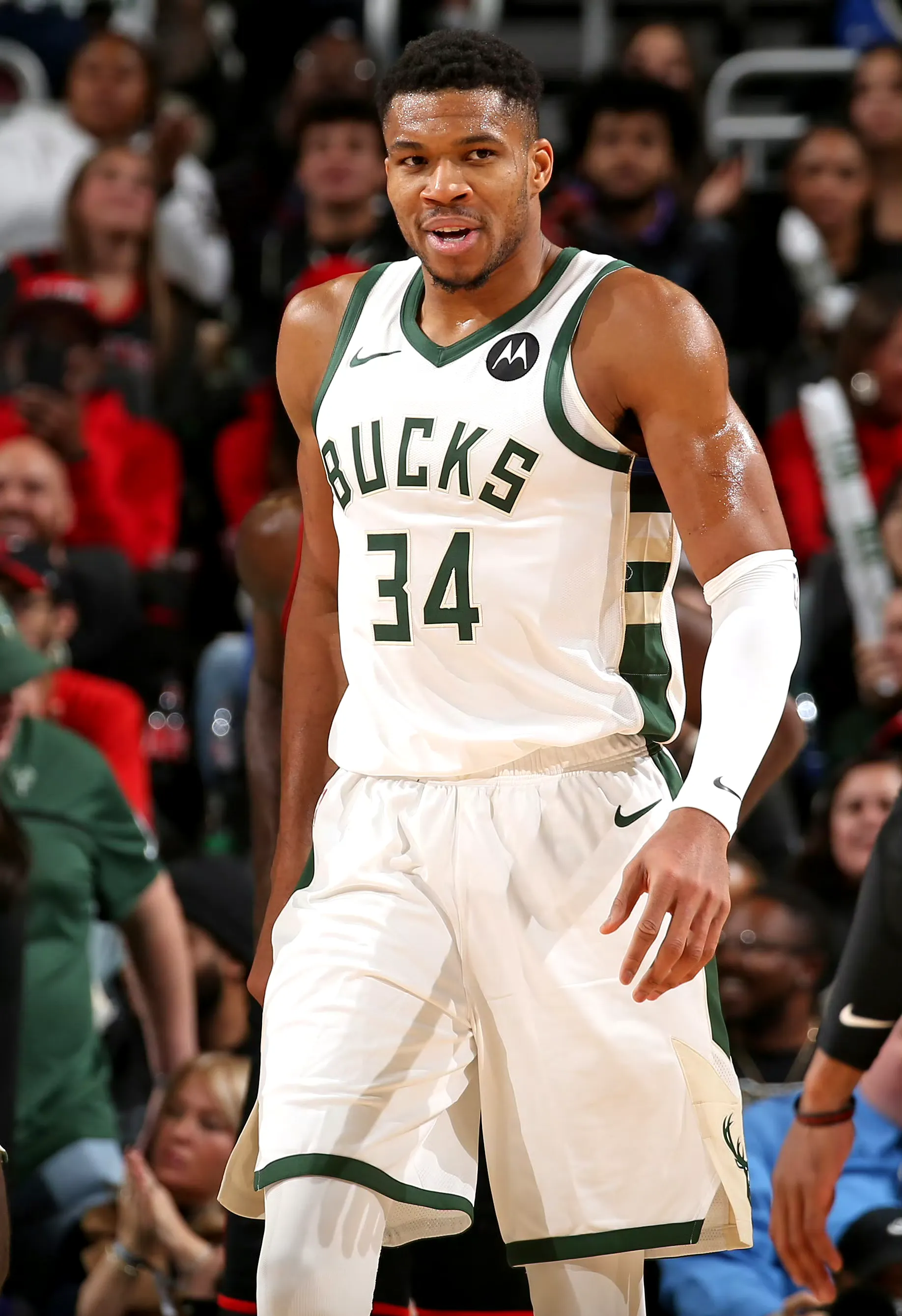 公牛绝地反击美国男篮，字母哥爆发神勇