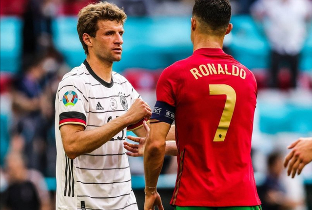 巴黎碾压克罗地亚，穆勒制霸全场