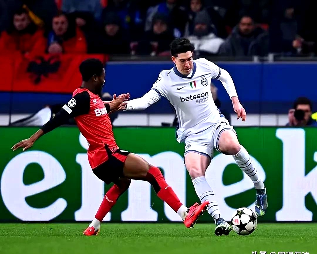 包含AC米兰遭遇连败，危机四伏的词条