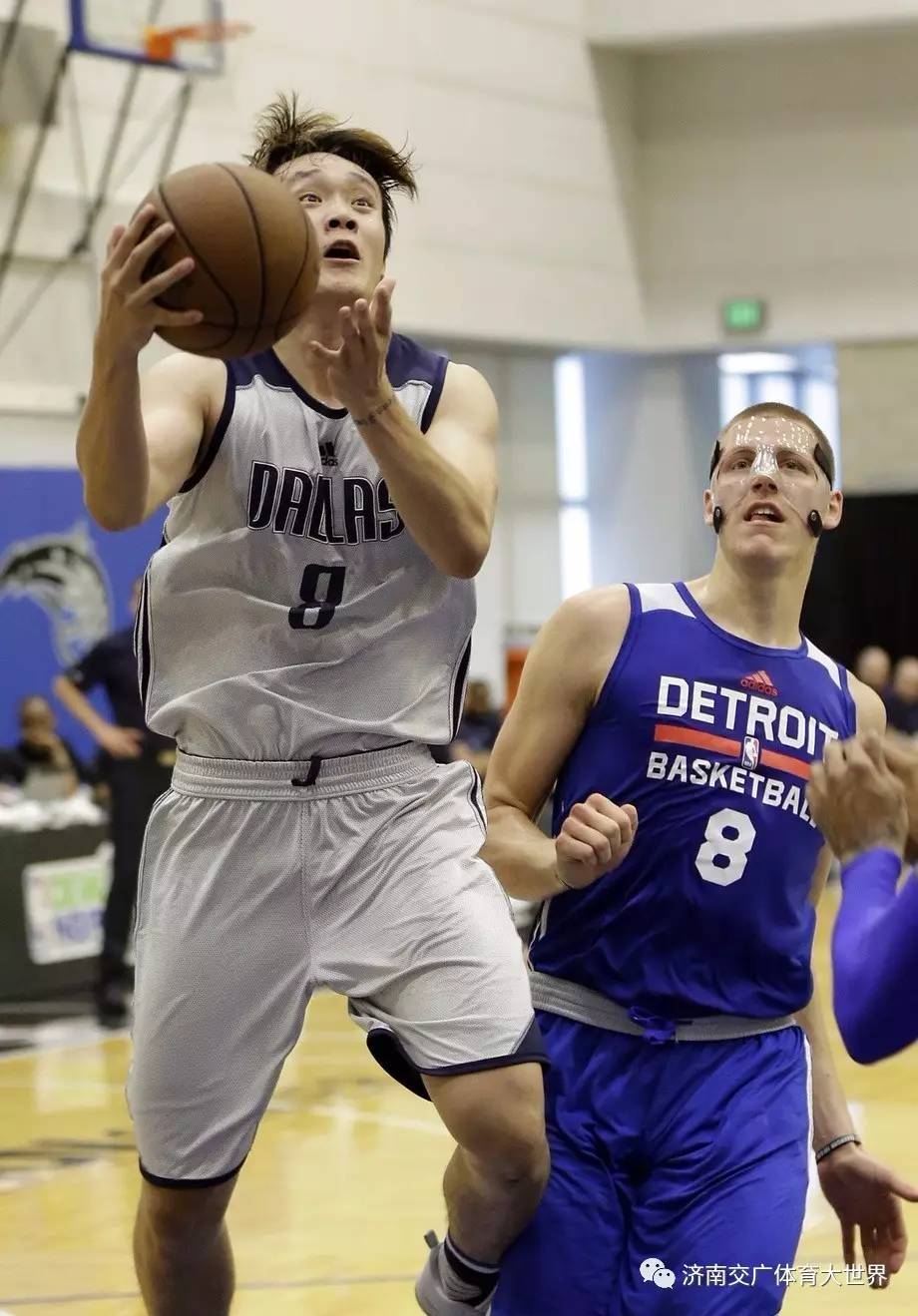 包含小牛客场逆转塞尔蒂克斯，新赛季首胜到手的词条