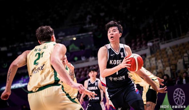 亚太地区赛事上球队实现逆转大胜