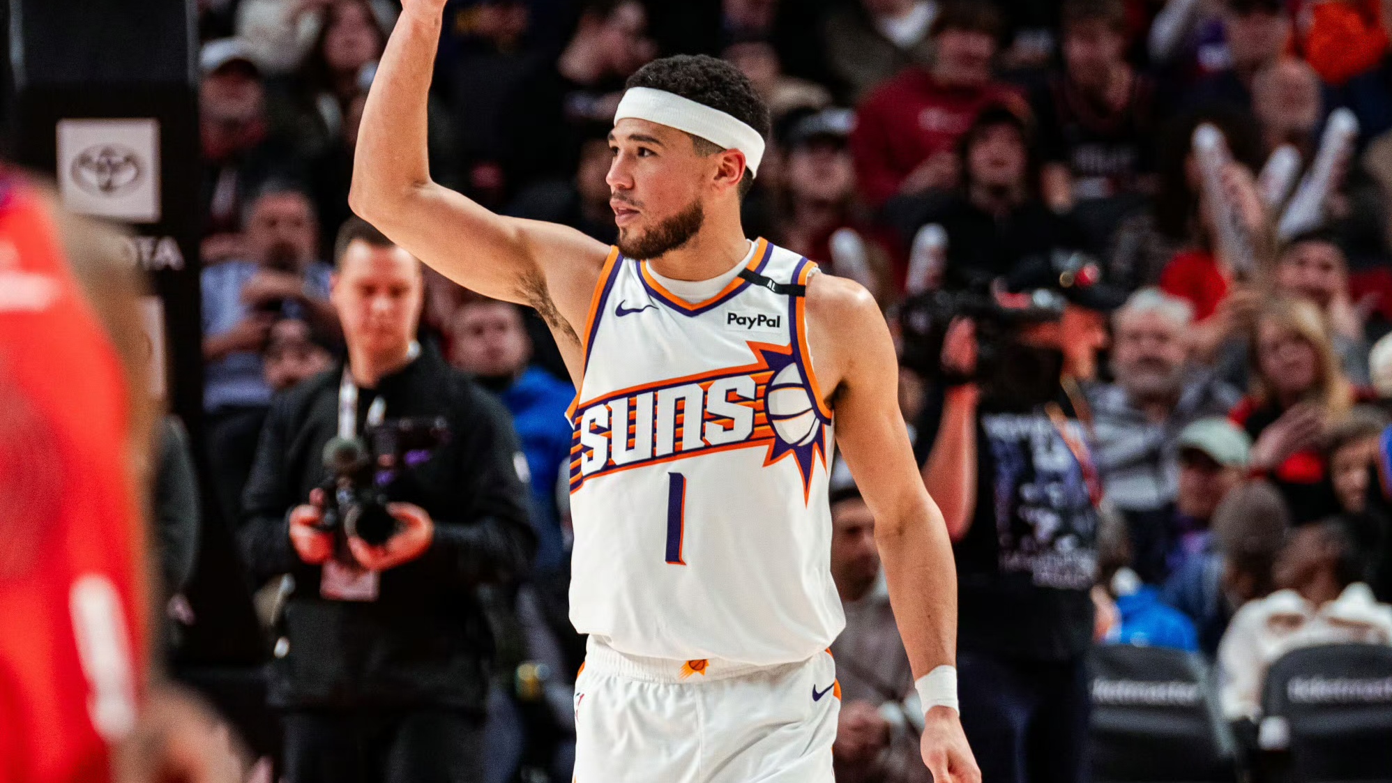 开拓者主场擒太阳，继续稳坐西部前列的简单介绍