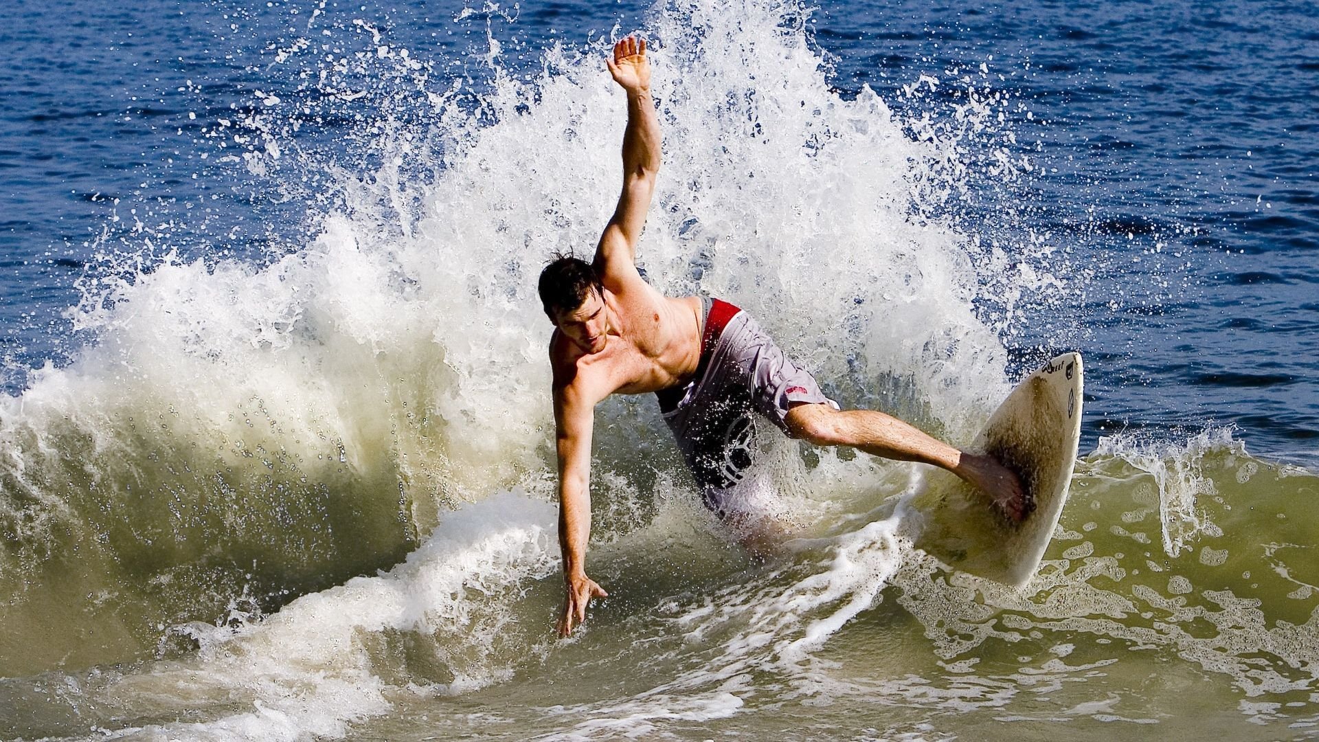 丹麦队碾压日本队,黄鸭组合惊艳四座,一场技术与默契的完美风暴